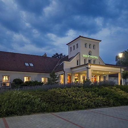 Old Lake Golf Hotel Tata Εξωτερικό φωτογραφία
