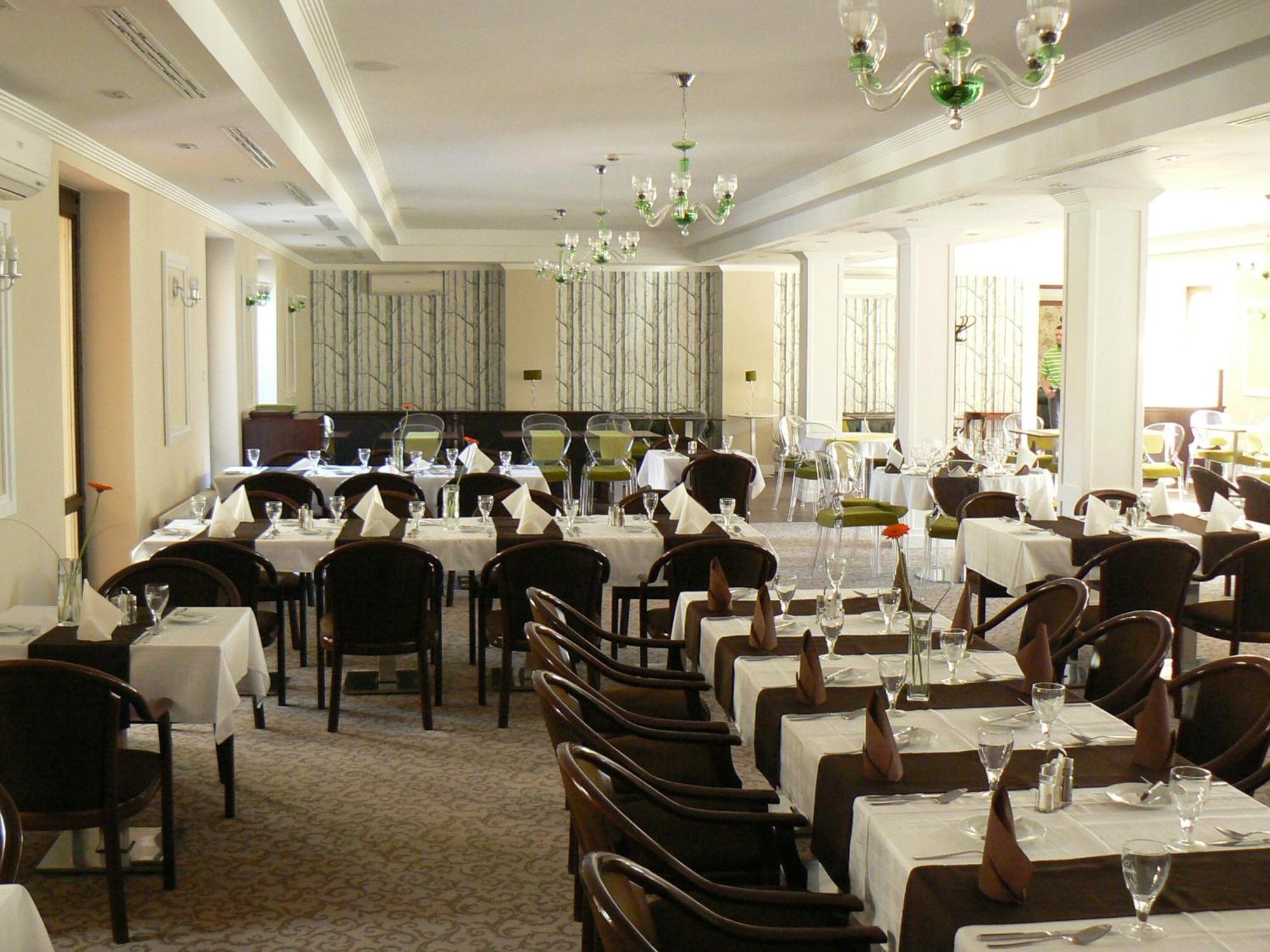 Old Lake Golf Hotel Tata Εξωτερικό φωτογραφία