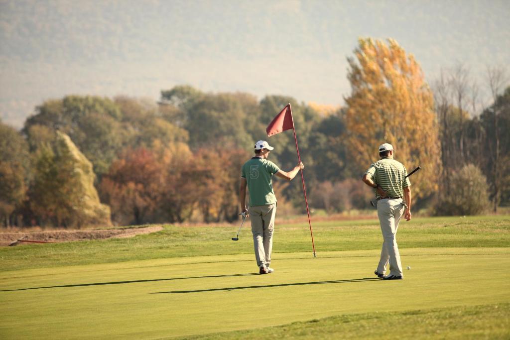 Old Lake Golf Hotel Tata Εξωτερικό φωτογραφία